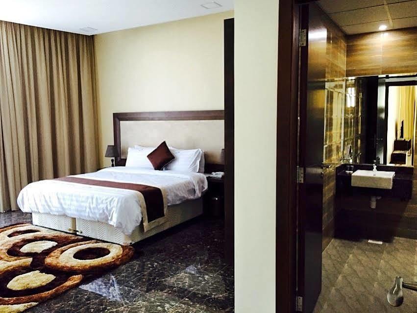 Belle Tower Luxury Apartments Manama Eksteriør bilde